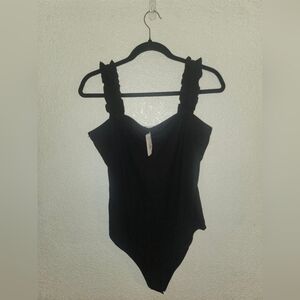 🖤NWT Gilli "Lizzie Bodysuit" Ruffle Straps •Cheeky Bottom🍑w/Snaps Black🖤Large